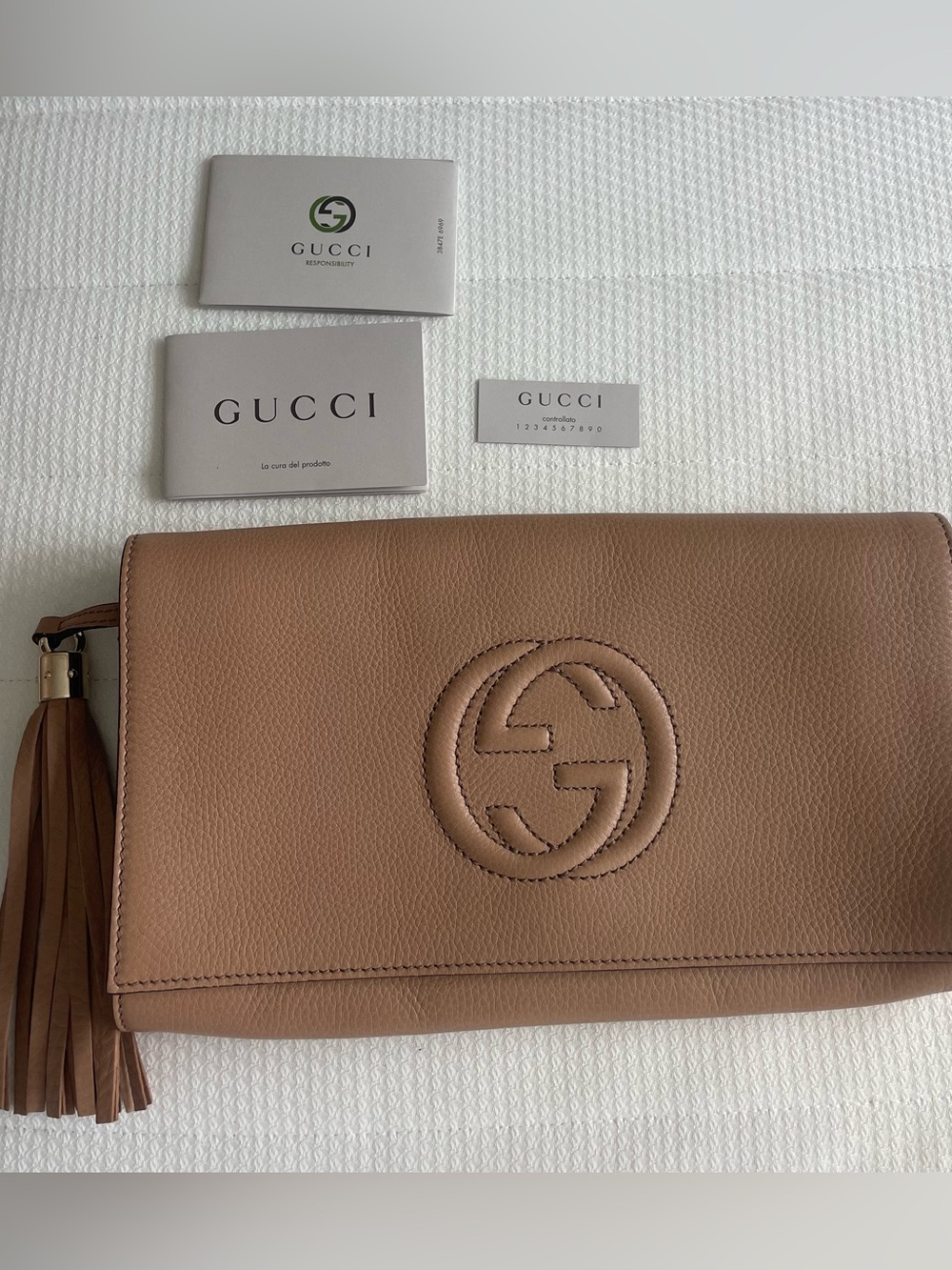 Gucci Camelia nude leather clutch